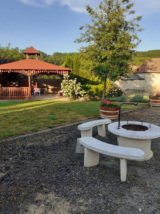 Ferienwohnung Ani Vendeghaz Egerszalók Exterior foto